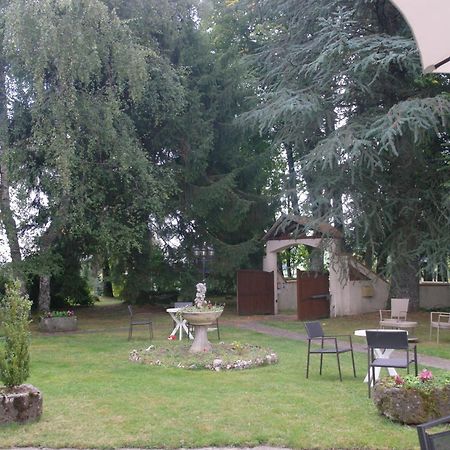 Hostellerie Saint Clément Vic-sur-Cère Exterior foto