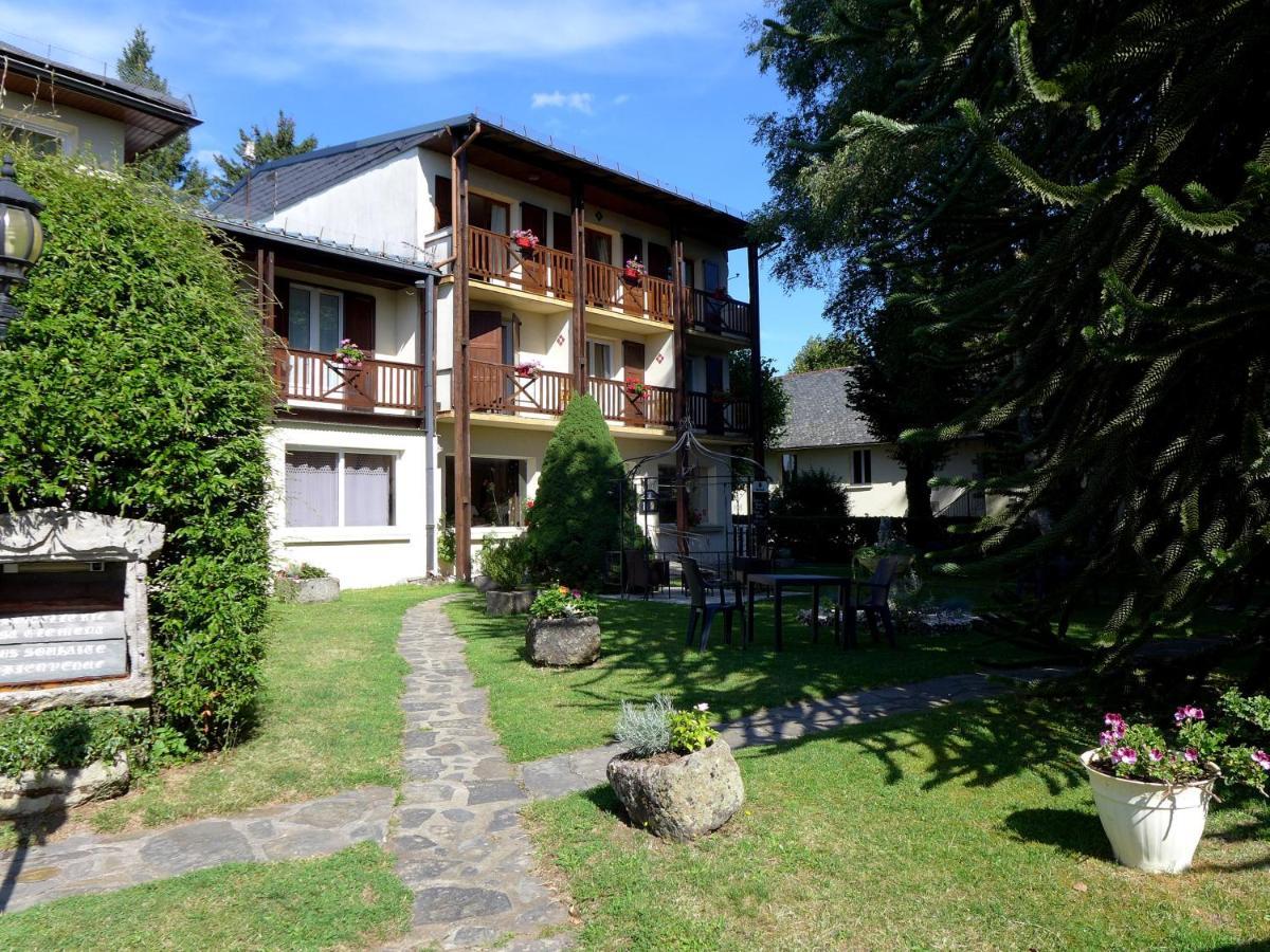 Hostellerie Saint Clément Vic-sur-Cère Exterior foto